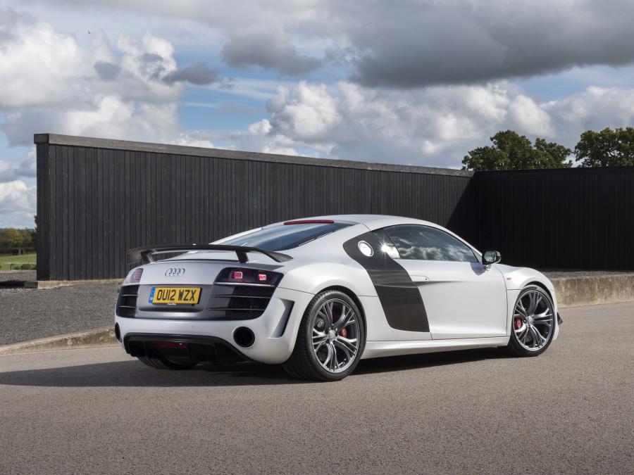  Audi R8 GT 2010 года  (UK) (фото 7 из 18)